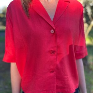 Veste/blouse courte de la marque ZILCH, coupe large, couleur, avec trois boutons, composition 70% ramie, 27% lin, 3% spandex